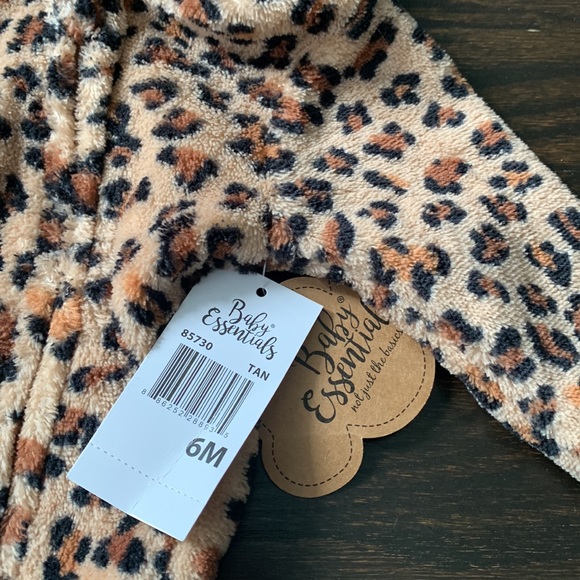 NWT Leopard Baby Essentials Onezie 6M - Picture 2 of 7